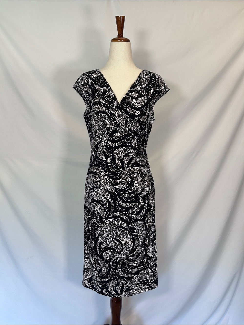 Chaps Black and White V-Neck Midi Dress